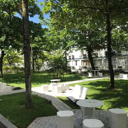 Apartamento Guarujá Enseada Caravela - próximo da praia - com ar condicionado e vaga para carro-2